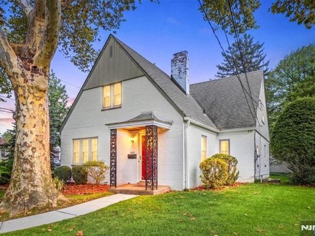 House for sale in North Hackensack, River Edge