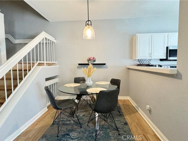 Townhouse for sale in Oak Park, California