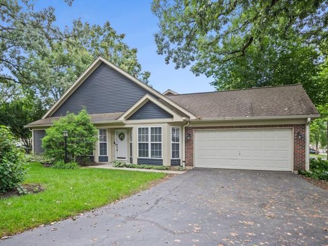 Townhouse for sale in Elgin, Illinois