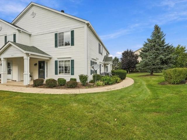 Condo for sale in South Elgin, Illinois