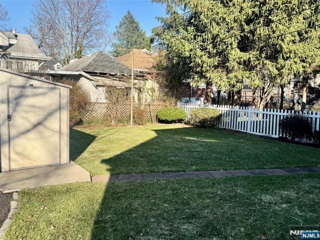 House for sale in Ridgefield, New Jersey