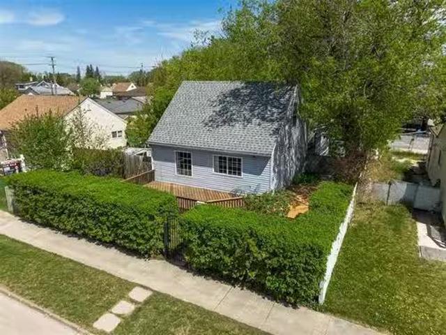 House for sale in East St. Paul, Manitoba