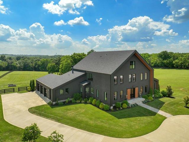 House for sale in Versailles, Kentucky