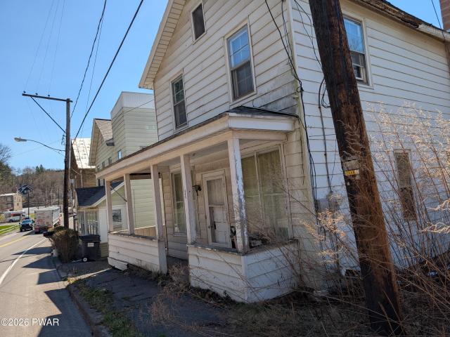 House for sale in White Mills, Pennsylvania