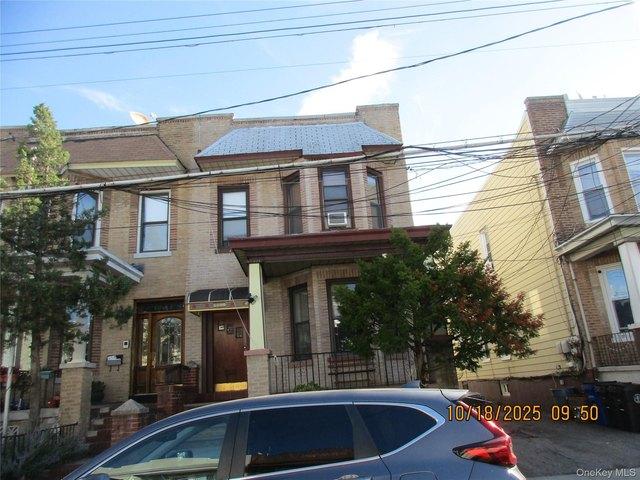 House for sale in Queens, Arverne
