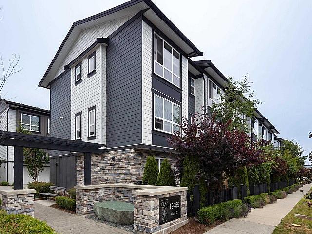 Condo for sale in Surrey, British Columbia
