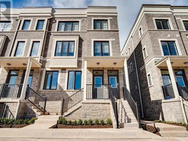 Townhouse for rent in Ancaster, Ontario