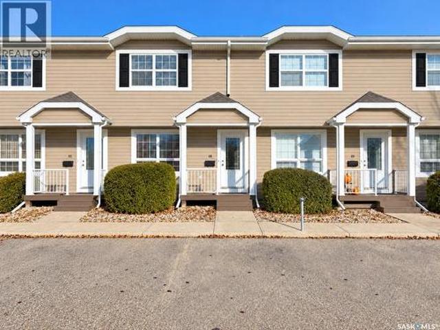 Townhouse for sale in Lakeridge, Regina