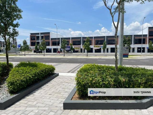 Shop for sale in 68° Avenue, Iskandar Puteri