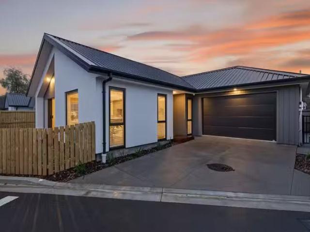 House for sale in Oakura, Canterbury