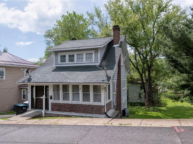 House for sale in Burgettstown, Pennsylvania