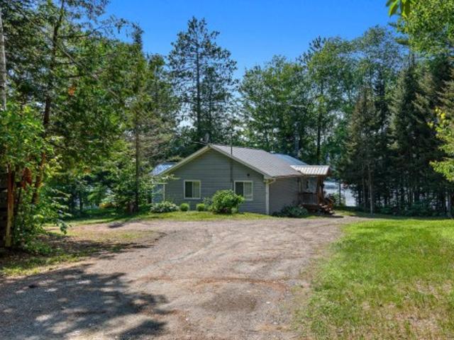 House for sale in Otter Lake, Quebec