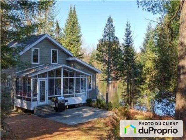 House for rent in Saint-Étienne-de-Bolton, Estrie