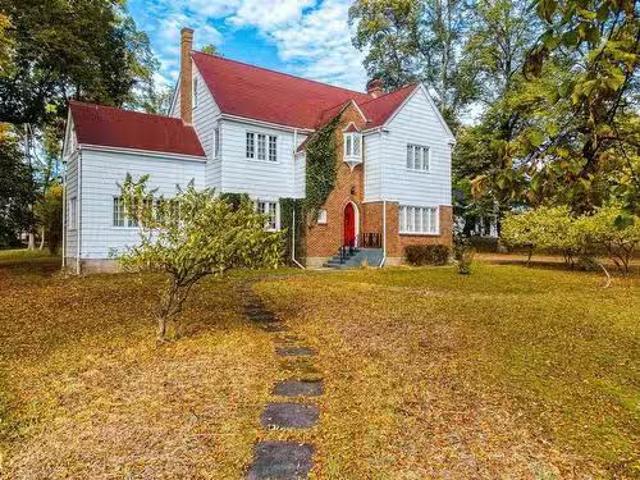 House for sale in Pictou, Nova Scotia