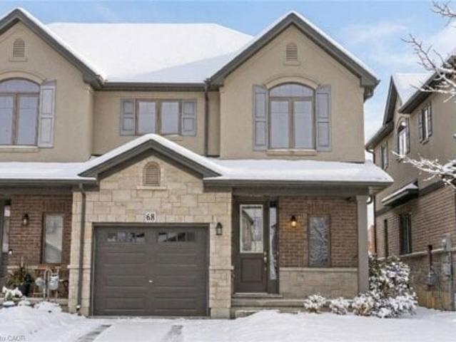 Townhouse for rent in Ancaster, Ontario