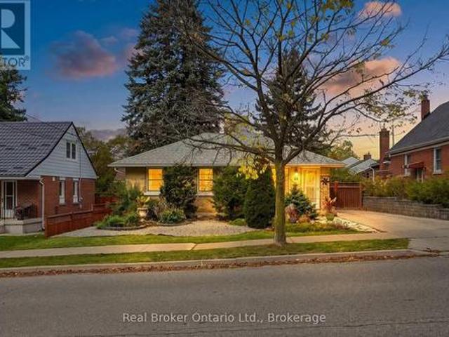 House for sale in Waverley Neighbourhood Group, Guelph