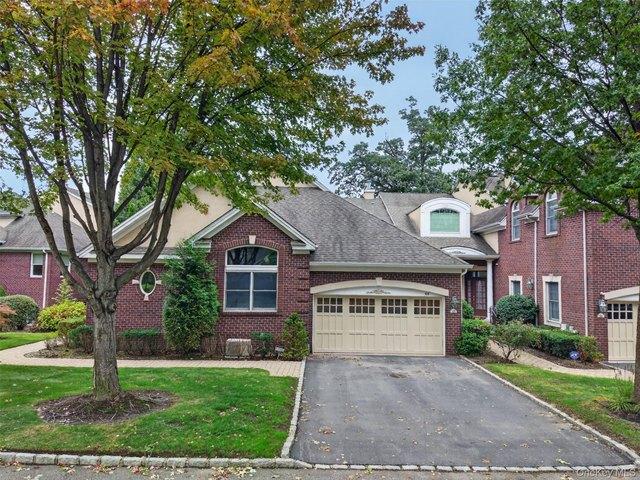 Condo for sale in Chatham at North Hills, Manhasset