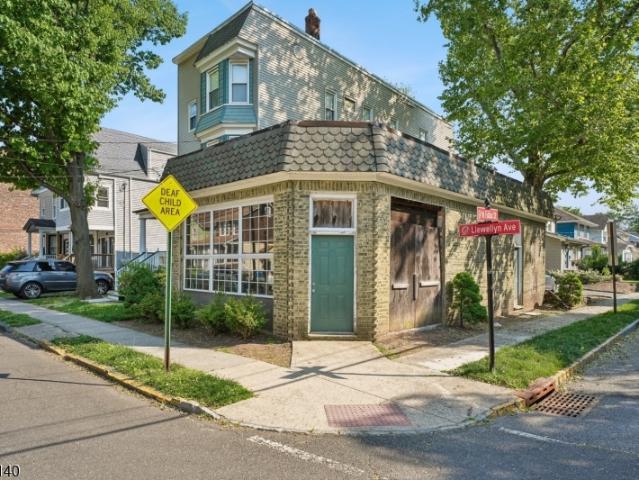 House for sale in Bloomfield, New Jersey