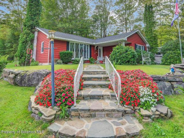 House for sale in Newfoundland, Pennsylvania