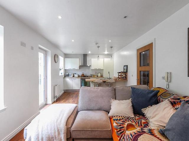 Apartment for rent in Dunmurry, Northern Ireland