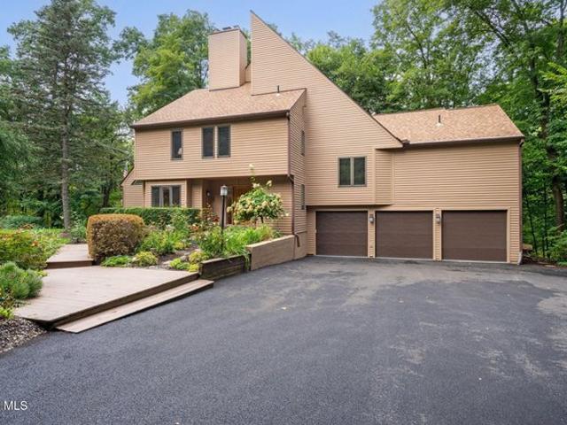 House for sale in Latham, Town of Colonie