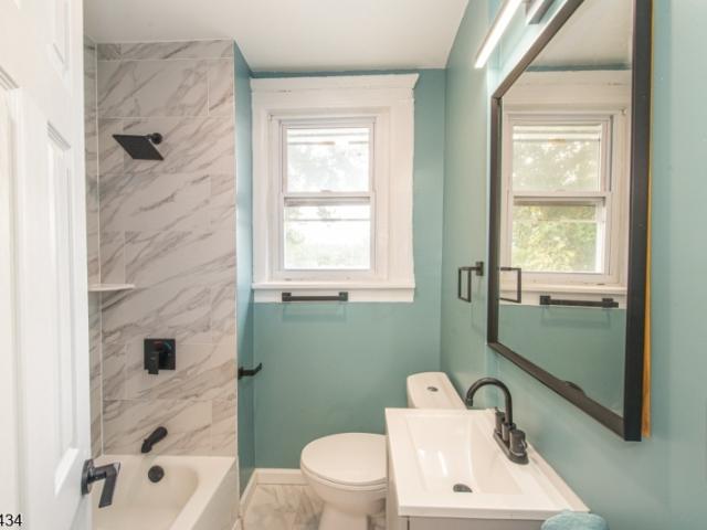 Commercial for sale in Belleville