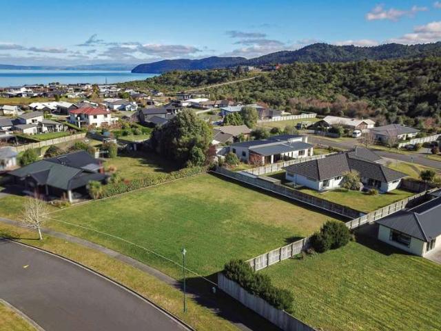 Land for sale in Kinloch, Waikato