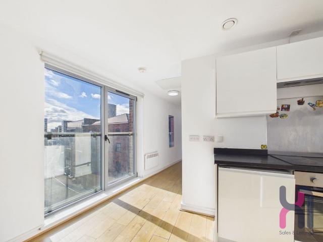 Studio for rent in Chinatown, Liverpool