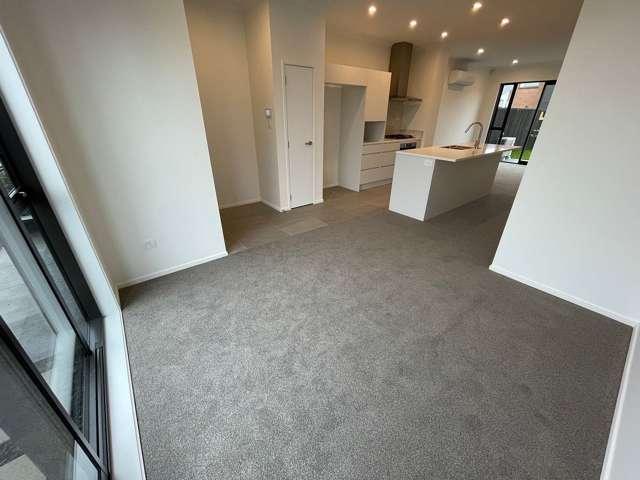 Townhouse for rent in Paremoremo, Oroua County