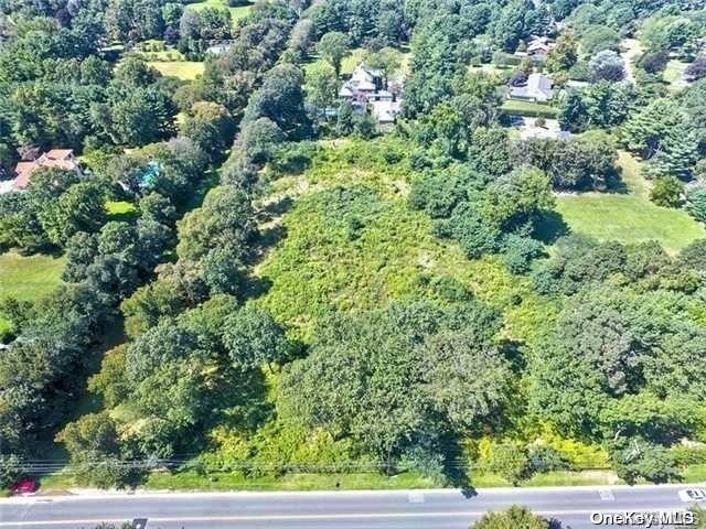 Land for sale in Old Westbury