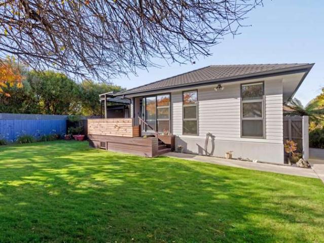 House for sale in Chaslands, Canterbury