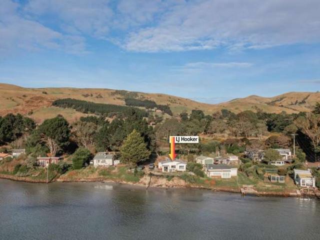 House for sale in Otakou