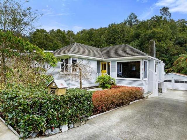 House for sale in Stokes Valley, Lower Hutt