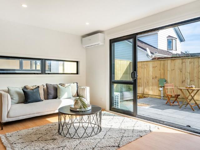 Townhouse for rent in Pauatahanui, Wellington