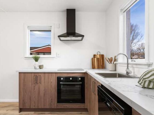 House for sale in Chaslands, Canterbury