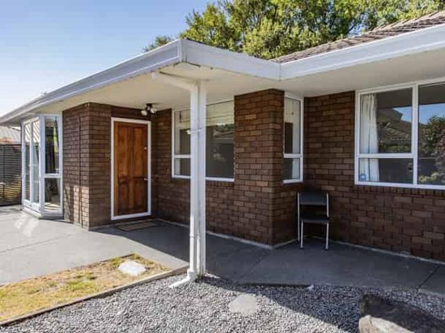 House for rent in Chaslands, Canterbury