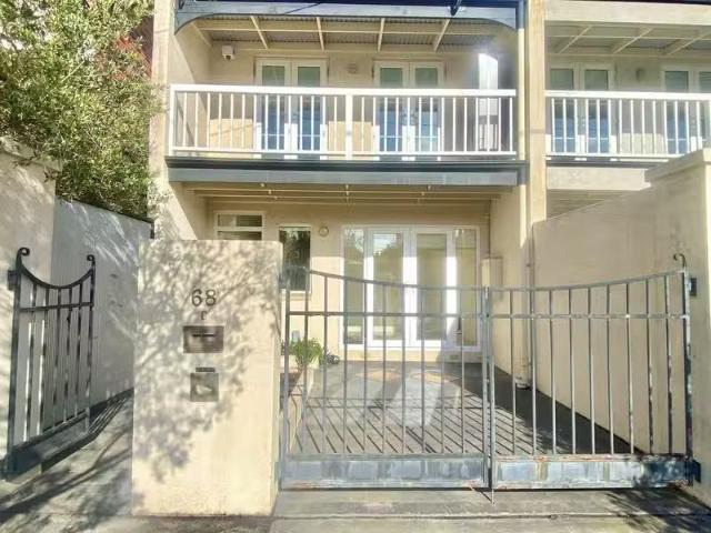 Condo for rent in Melbourne, Albert Park