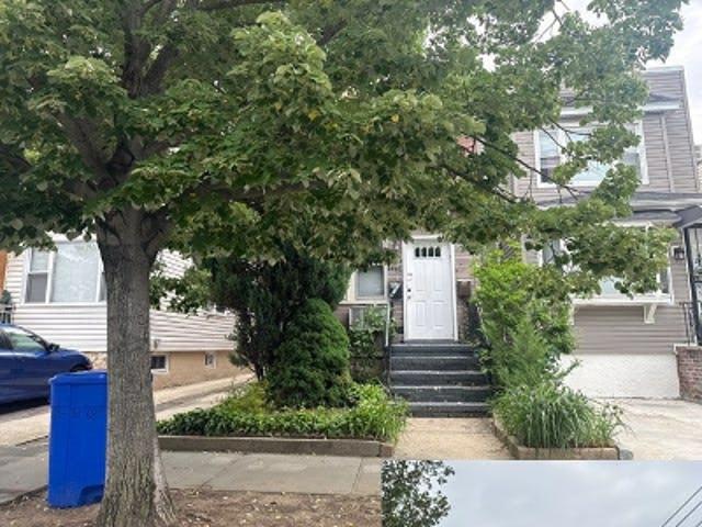House for sale in Queens, Arverne