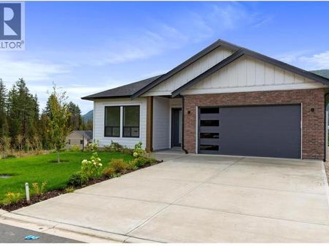 House for sale in Salmon Arm, British Columbia