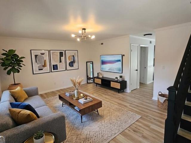 Townhouse for sale in Sandy Springs, Georgia
