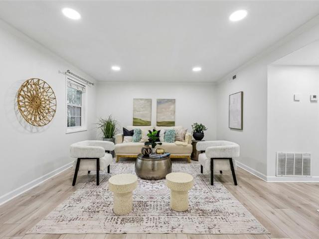 Townhouse for sale in Sandy Springs, Georgia