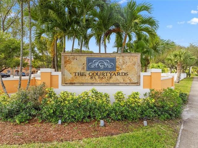Condo for sale in Davie, Florida