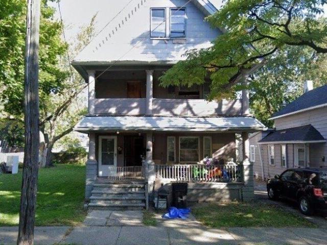 Duplex for sale in Cleveland