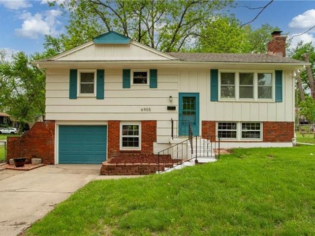 House for sale in Grandview, Missouri