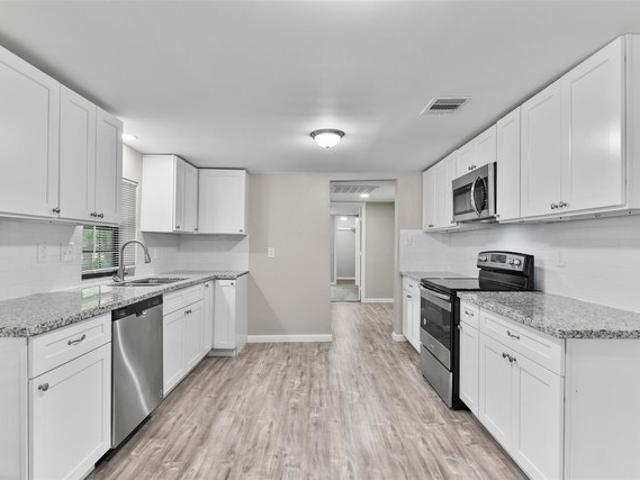 House for sale in Hitchcock, Texas