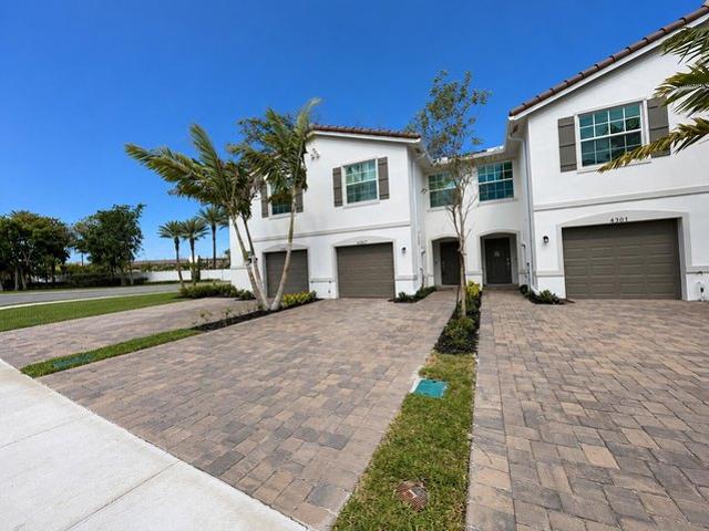 Townhouse for sale in Florida