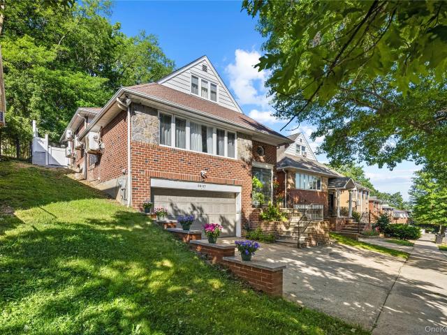 House for sale in Queens, Arverne