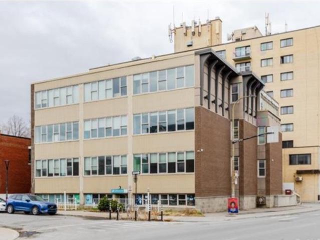 Commercial for rent in St. Leonard's, Quebec