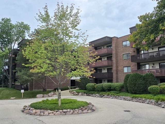 Condo for sale in Gurnee, Illinois