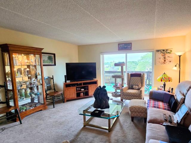 Condo for sale in Gurnee, Illinois